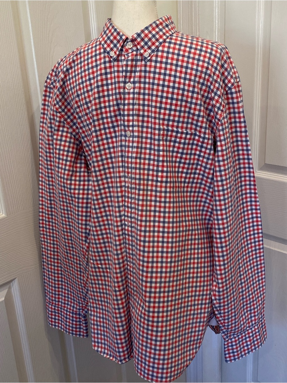 J. CREW Men's Shirt Light Weight Button Down red & navy Check 100% cotton EUC XL